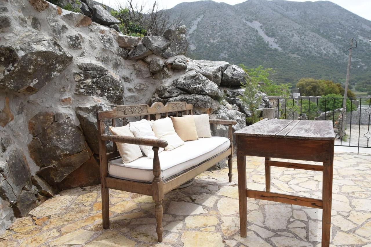 Stone Built Villa Galatia, Poolside & Perfect View Kares Ngoại thất bức ảnh