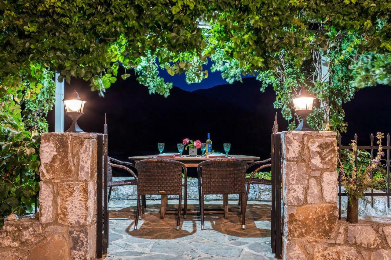 Stone Built Villa Galatia, Poolside & Perfect View Kares Ngoại thất bức ảnh