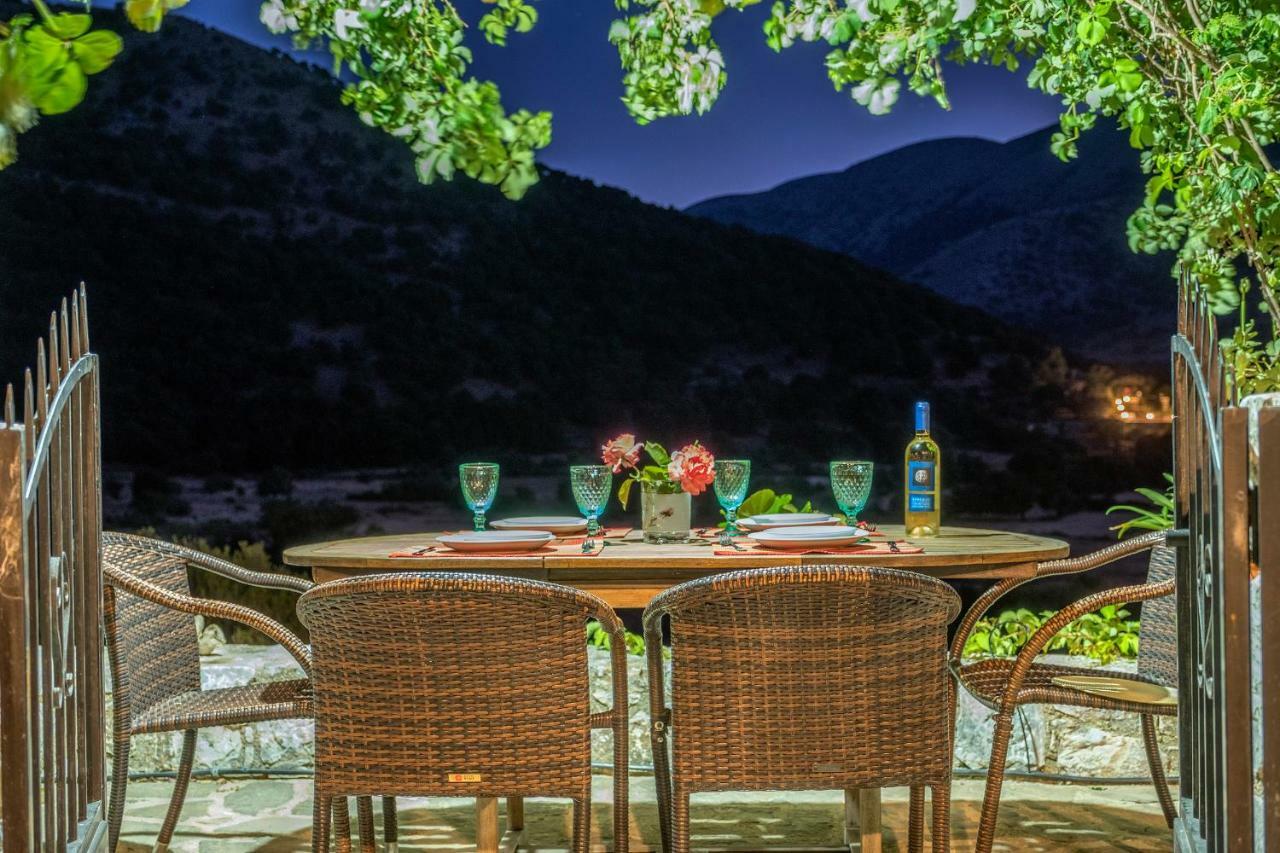 Stone Built Villa Galatia, Poolside & Perfect View Kares Ngoại thất bức ảnh