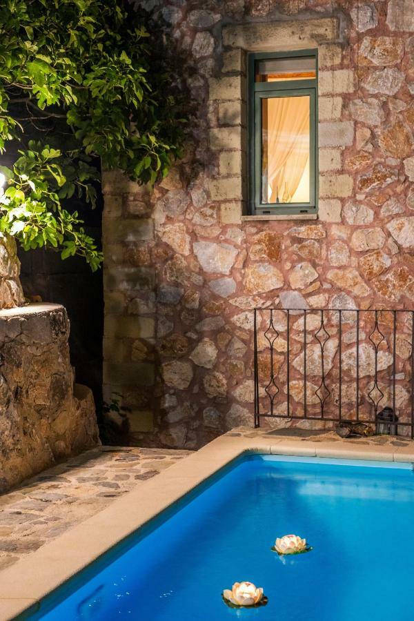 Stone Built Villa Galatia, Poolside & Perfect View Kares Ngoại thất bức ảnh