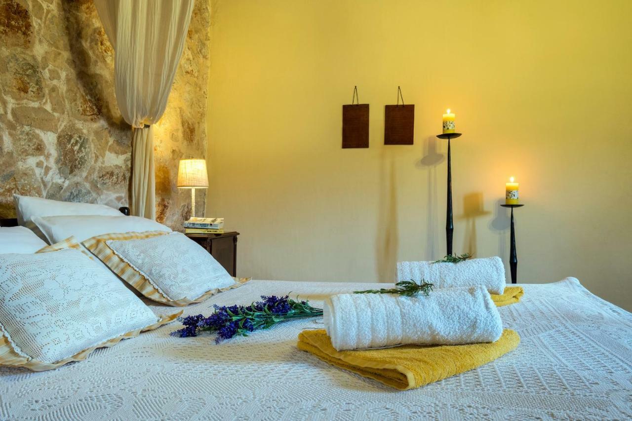 Stone Built Villa Galatia, Poolside & Perfect View Kares Ngoại thất bức ảnh